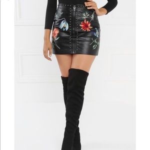 Flower Skirt in Black